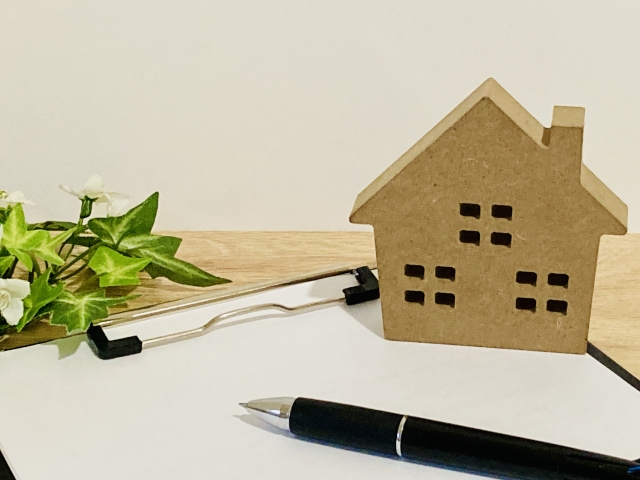空き家の売却で損しないためのポイントとは？管理方法と売却タイミングを解説